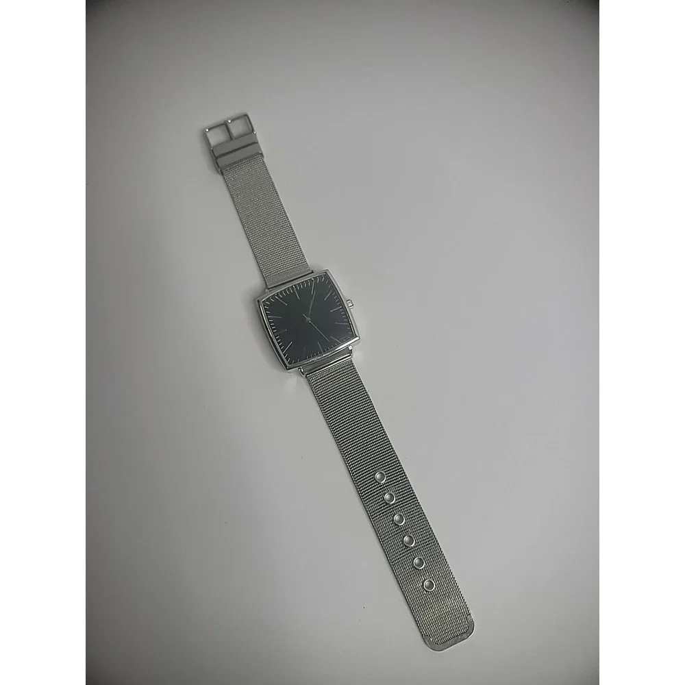 Vintage Silver Tone Wristwatch Womens Black Face Silver Tone Mesh Strap Jewelry